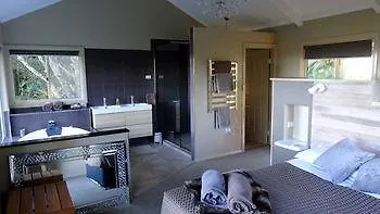 Lodge Maleny Luxury Cottages Australia