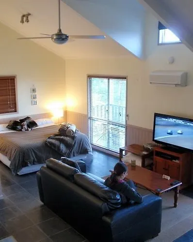Lodge Maleny Luxury Cottages