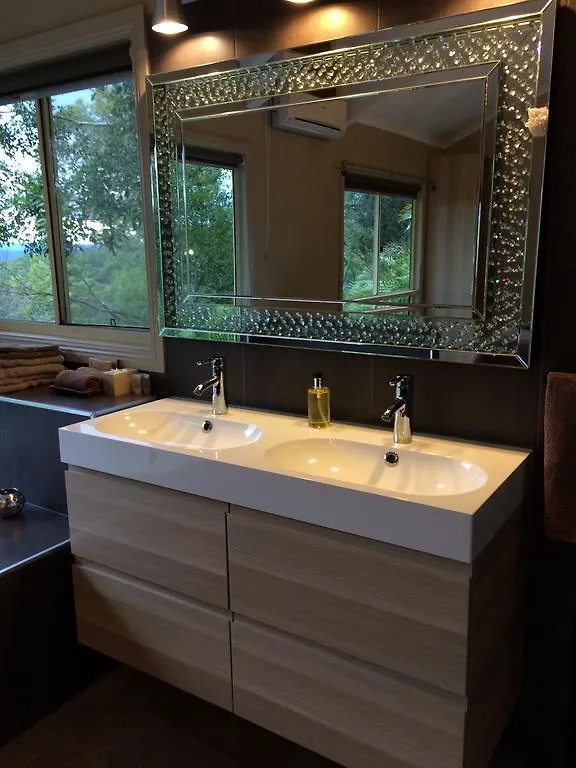 Lodge Maleny Luxury Cottages
