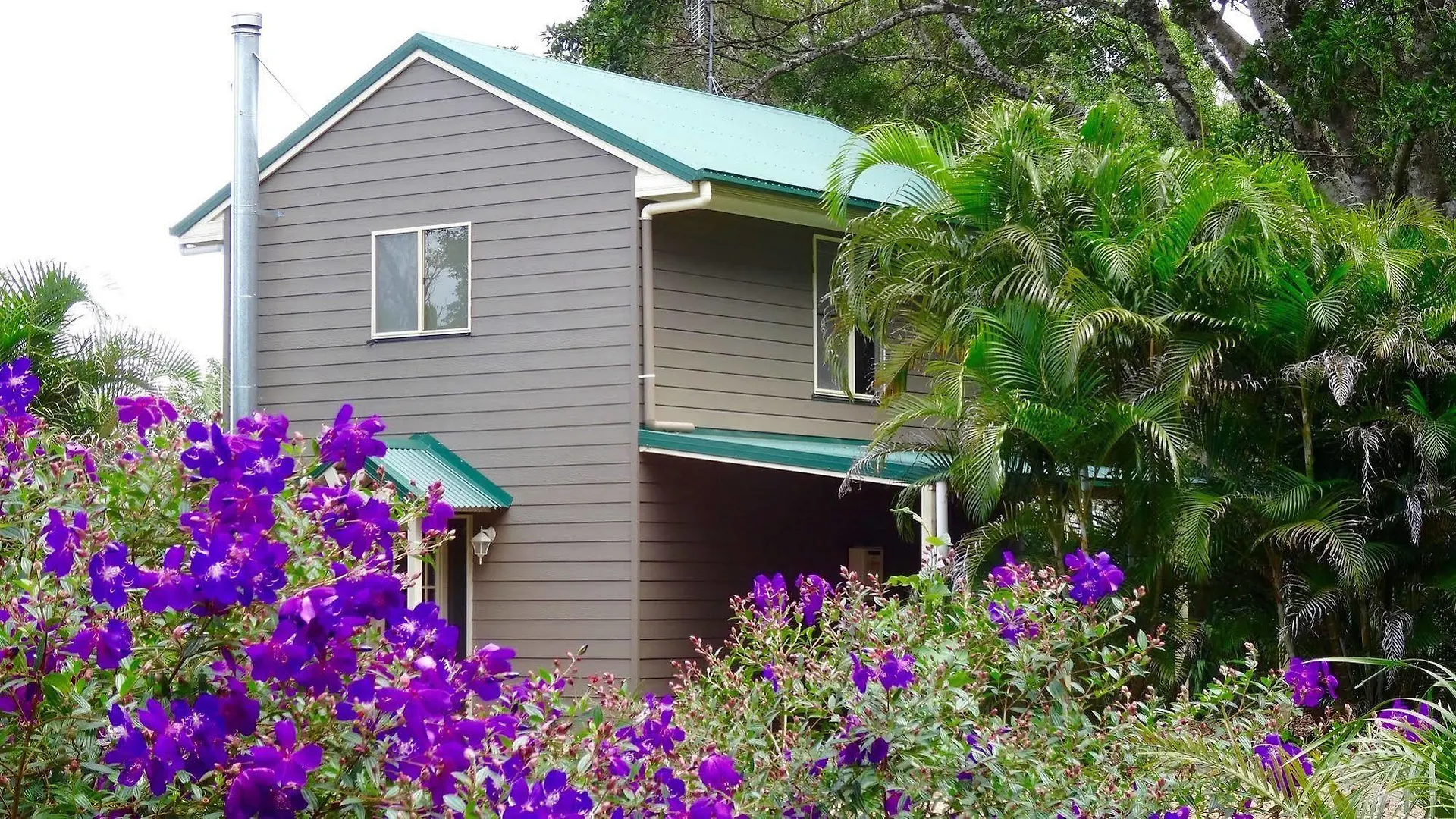 Lodge Maleny Luxury Cottages Australia